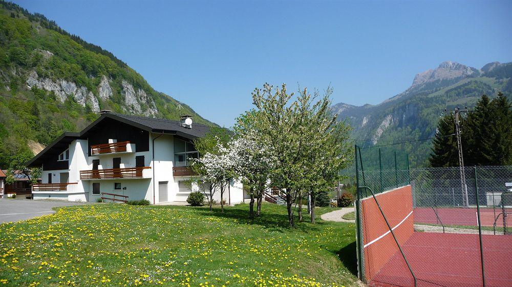 Les Moineaux Hotel Bellevaux Luaran gambar