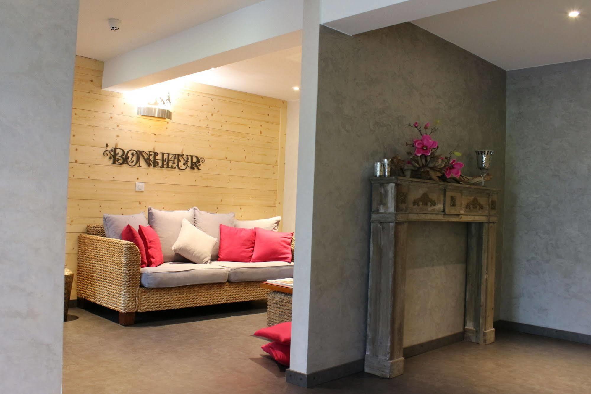 Les Moineaux Hotel Bellevaux Luaran gambar