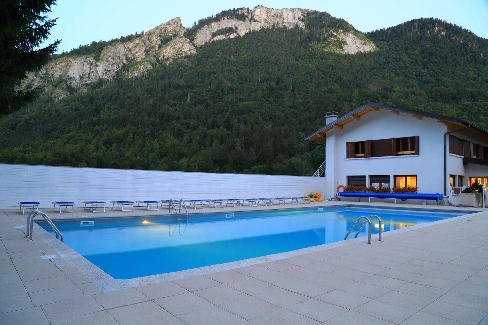 Les Moineaux Hotel Bellevaux Luaran gambar