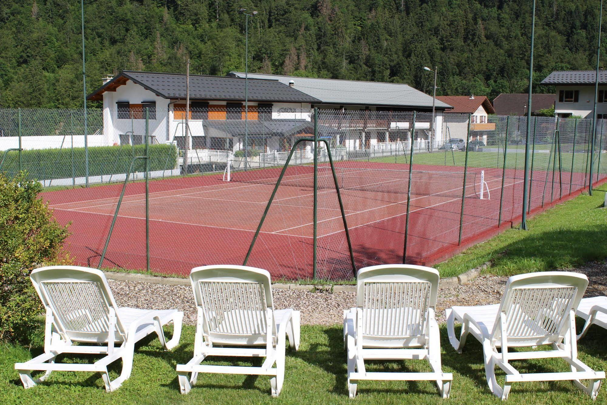Les Moineaux Hotel Bellevaux Luaran gambar